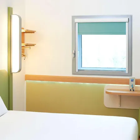 ibis budget Newport Buitenkant foto